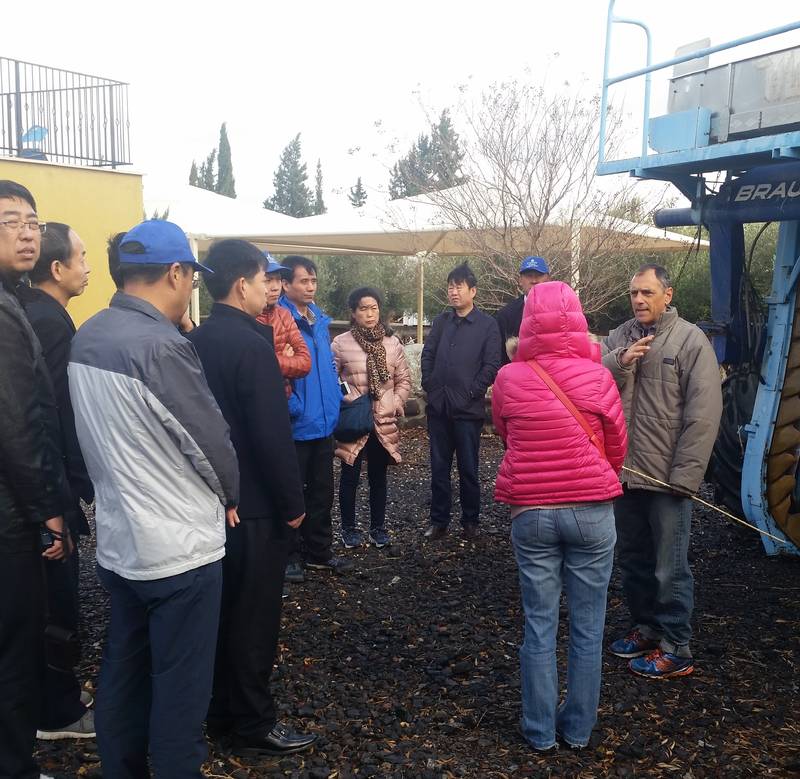 Course on dried farming and fertilization technology For trainees from Shaanxi province in China 14.12.16